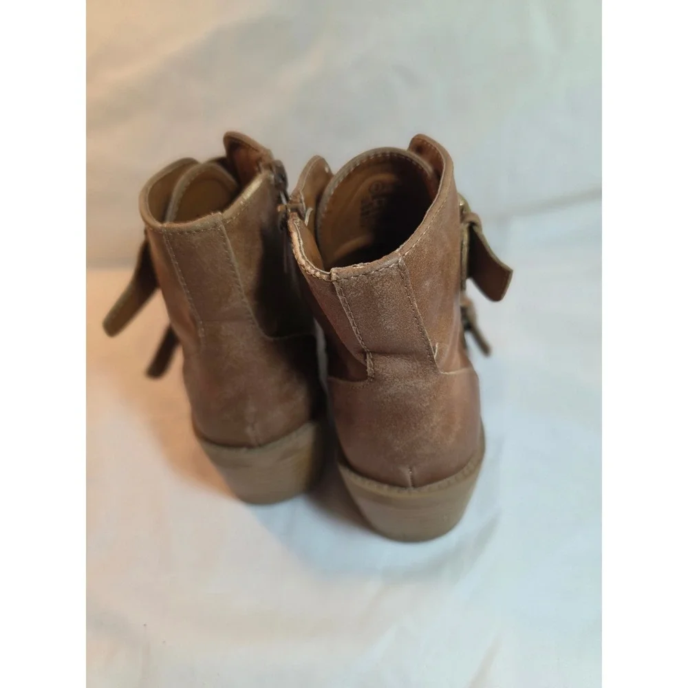 Justice ankle boots